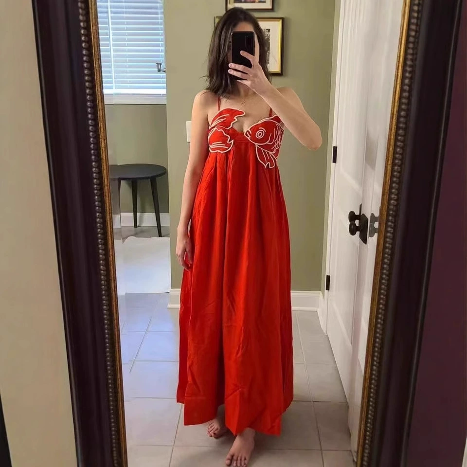 В начале лета 2025 года трансграничный чистый ветер женская рыба в форме трехмерной вышитой сплошной слинг новый плиссированный платье