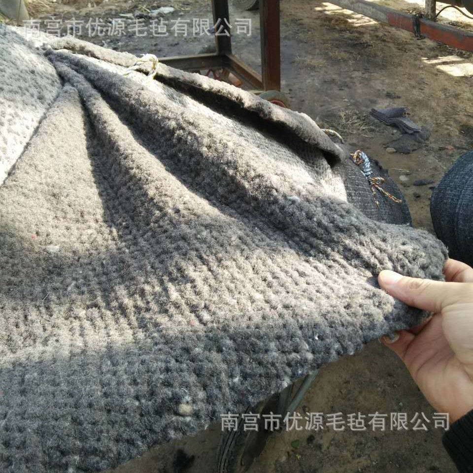 【黑心棉】厂家供应大棚被夹心棉养护毯黑心棉 供应防寒养护毛毡