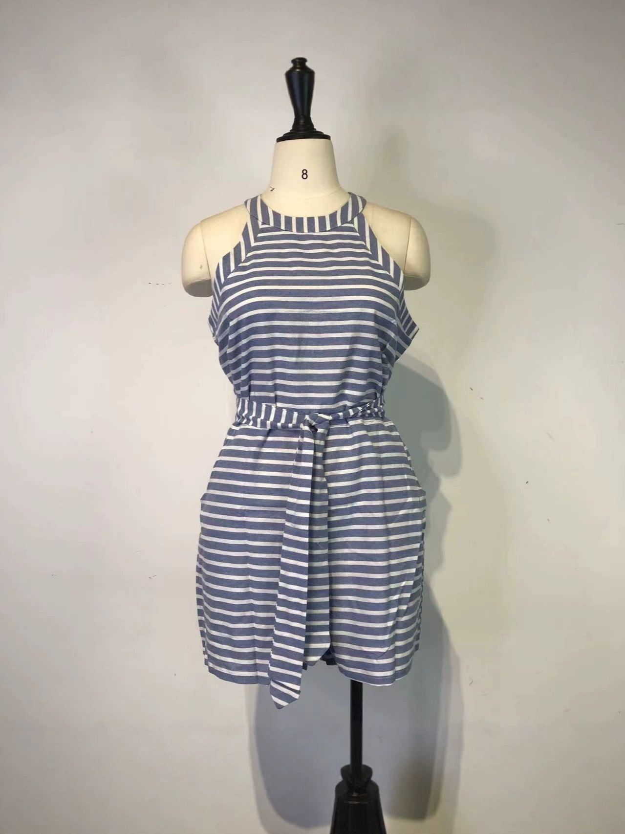 Estación independiente de comercio exterior nuevo cinturón de moda, camiseta a rayas, hombro abierto, cuello redondo con cremallera, pantalones casuales de verano nuevo