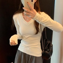 批发V领温柔长袖纯色短上衣女秋冬2025新款羊绒保暖内搭T恤打底衫