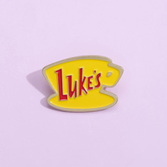 簡約個性黃色咖啡杯造型胸針 創意LUKE'S 盧克的餐廳金屬徽章配飾