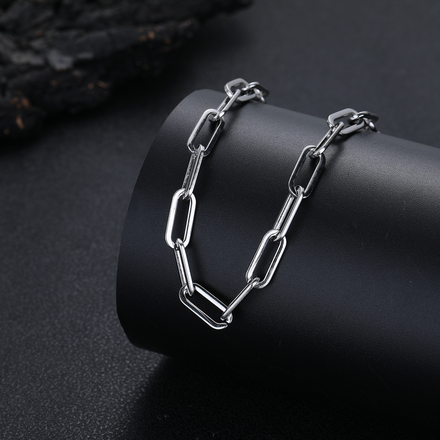 Schlichte, ineinandergreifende Kette, farbechtes Handaccessoire, Unisex-Accessoire_voghion.com