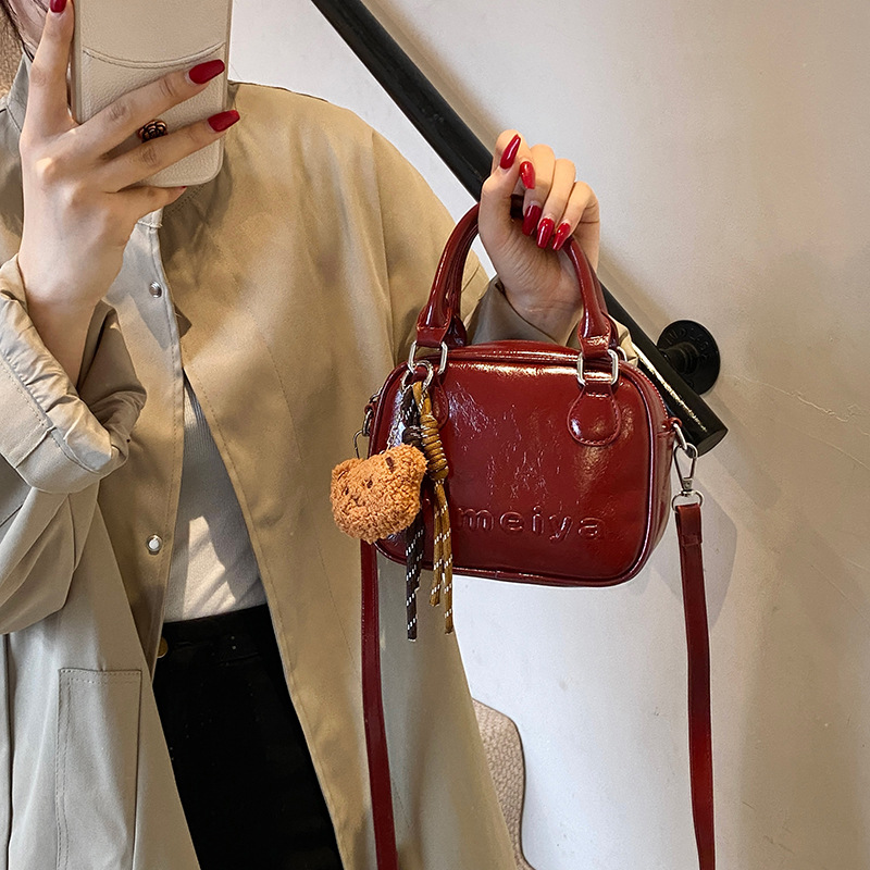 Luxury Vintage Mini Bag For Women 2024 New Autumn/Winter Trendy Versatile Crossbody Bag Popular Bowling Handbag - Thumbnail 2