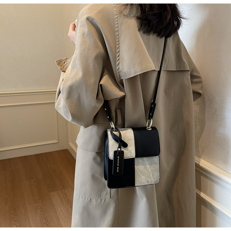 This year, there is a trend of fashionable, versatile, casual and stylish hand-held small square bags for women undefined