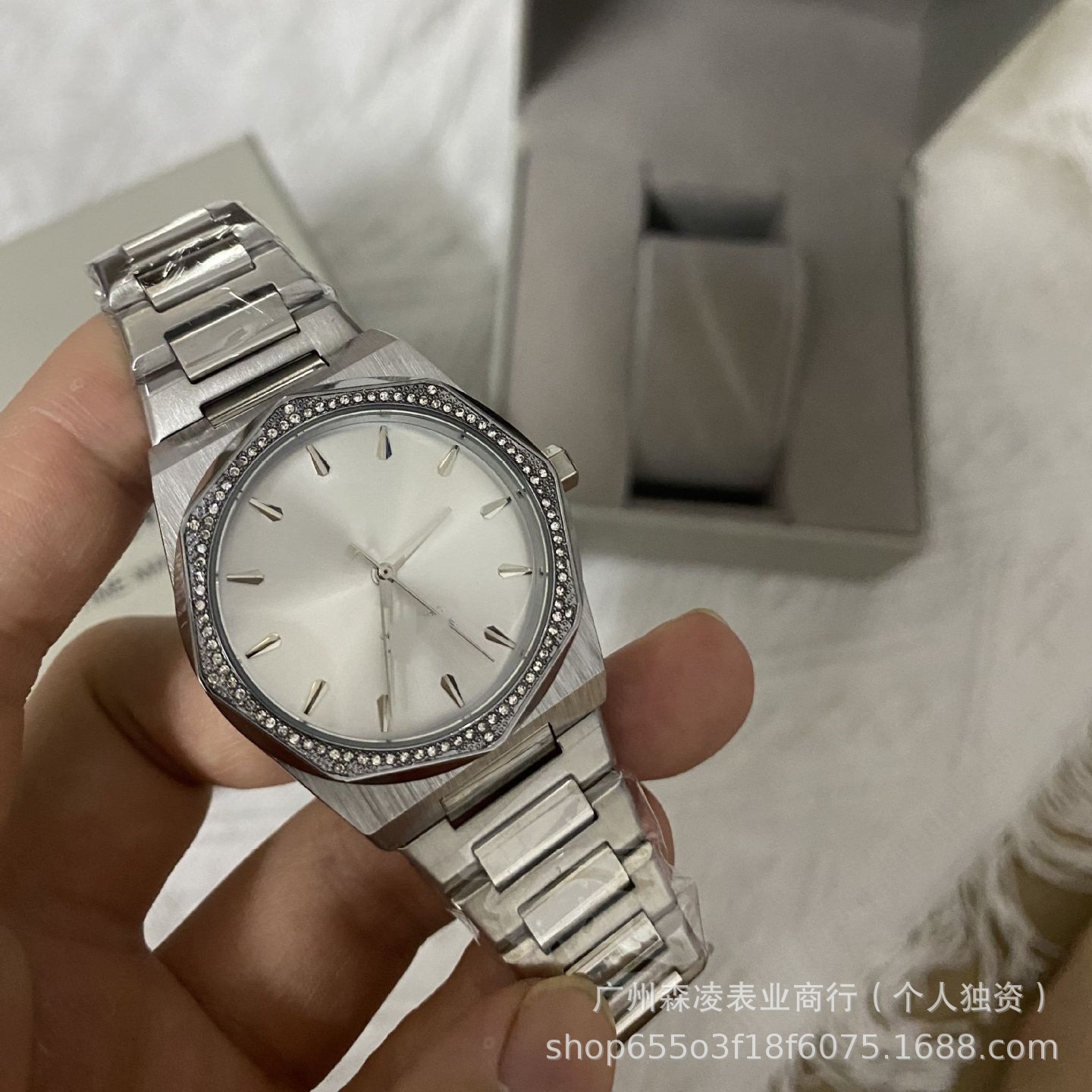 Empress Watch Women's Crushed Ice Blue Dragon Fruit Cherry Pink Steel Strap Small Dial High-End Women's Watch Wholesale