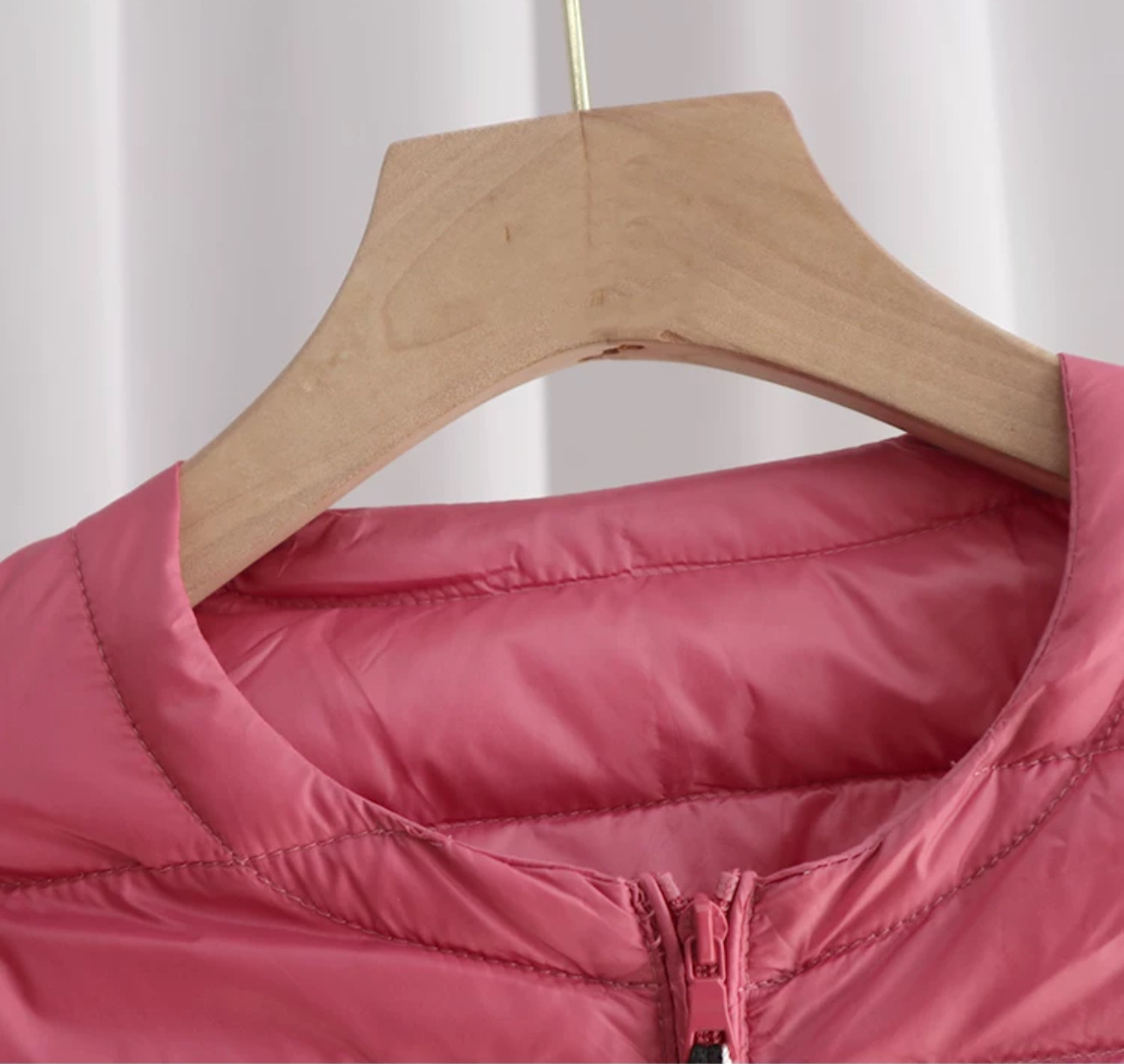 女圆领拉链马甲2402详情