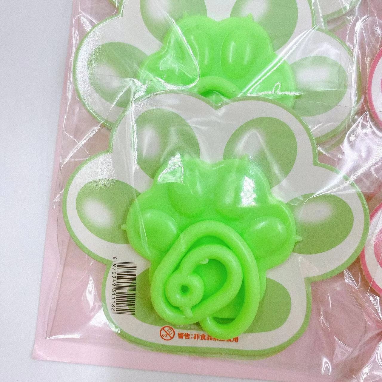 Juguetes para niños elásticos retráctiles pegajosos garras de gato pegajosas cuentas de mano escalar paredes de goma de pata de gato nostálgica pegada pegada al por mayor