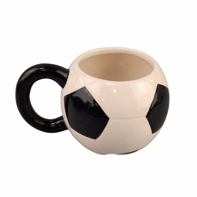 Taza de cerámica de fútbol deportivo creativo Taza de gran capacidad en relieve Taza de agua temática de regalo Taza para beber de oficina