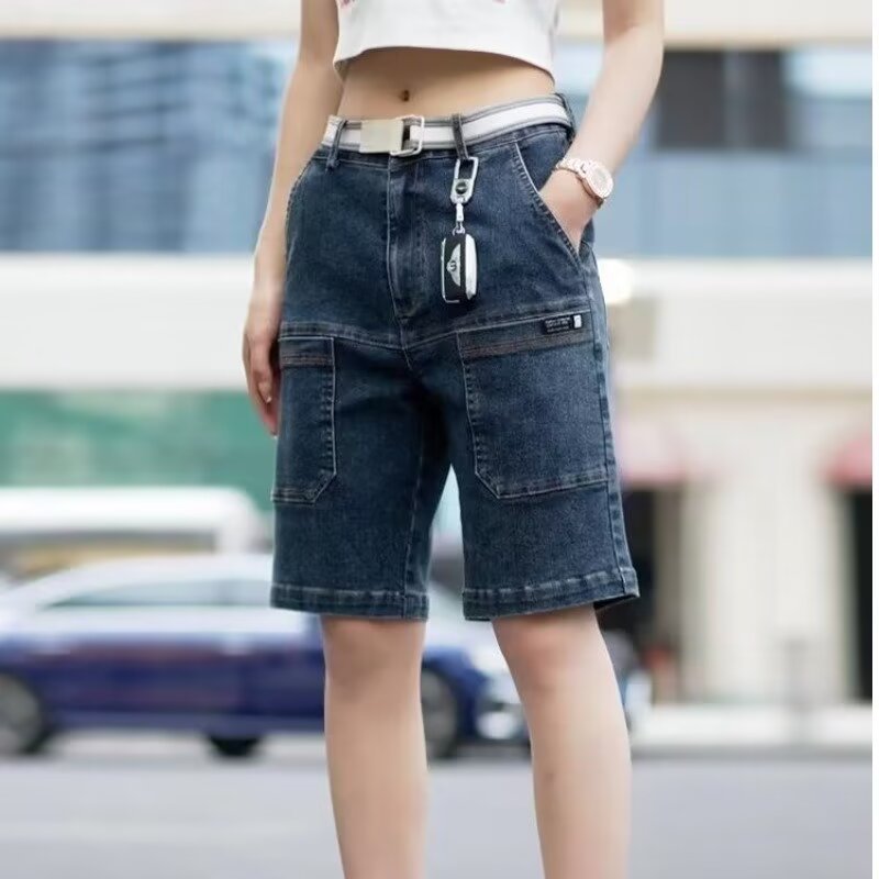 Pantalones cortos de mezclilla de la calle para hombres 2024 marea de verano retro lavado y pantalones de pierna recta desgastados pantalones de cintura elástica sueltos de cinco puntos