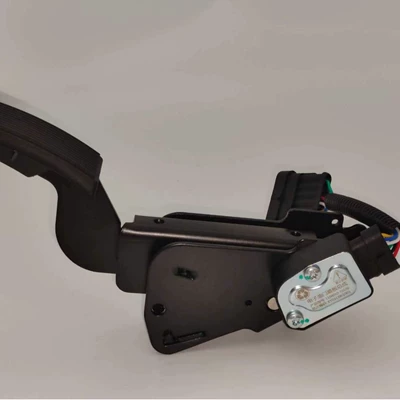 Dongfeng – Other walking systems Pedal for Sinotruk