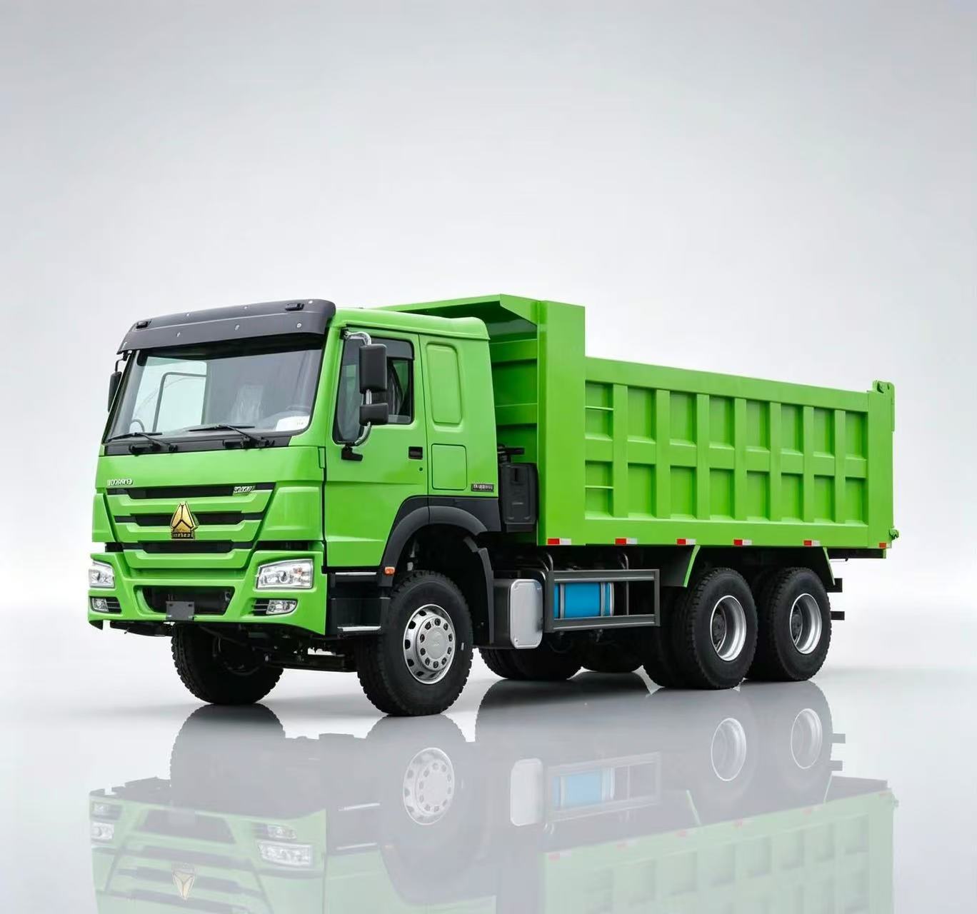 Howo 375 horsepower 6×4 left-hand drive dump truck, low mileage, excellent condition, suitable for construction sites and mines, for Africa