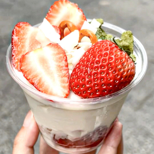 Cold brew yogurt cup disposable ice cream fruit cake oatmeal pudding transparent packaging cup