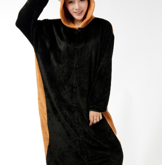 Pijamas transfronterizos al por mayor de fábrica Labubu pijamas femeninos de una sola pieza de dibujos animados pijamas de animales de franela Capibala