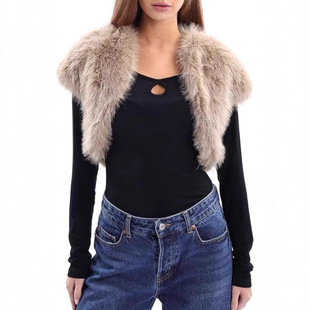 ���R�d�W���羳�ﶬ�º���ë����Ƥ�����糬�̿�С���Ŀ���Ů�b