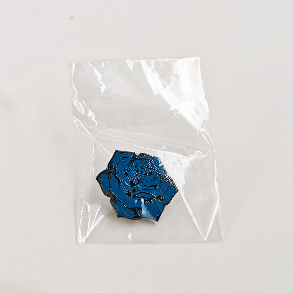 Blue Rose Skull Metal Brooch American Tattoo Style Enamel Pin Dark Gothic Niche Clothing Badge