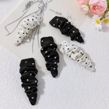 �nϵ�ڰײ��c�ް������A������Ů��ˇһ�֊Aͨ�ں��sˮ�ΰl�A��