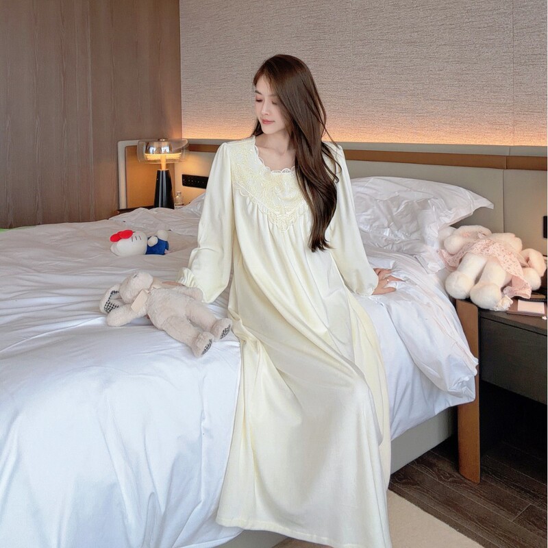 New autumn and winter collection: women's long-sleeved, long-style island-style nightgown with a French V-neck and delicate lace detailing, loose-fitting loungewear for women, wholesale New autumn and winter collection: women's long-sleeved, long-style island-style nightgown with a French V-neck and delicate lace detailing, loose-fitting loungewear for women, wholesale