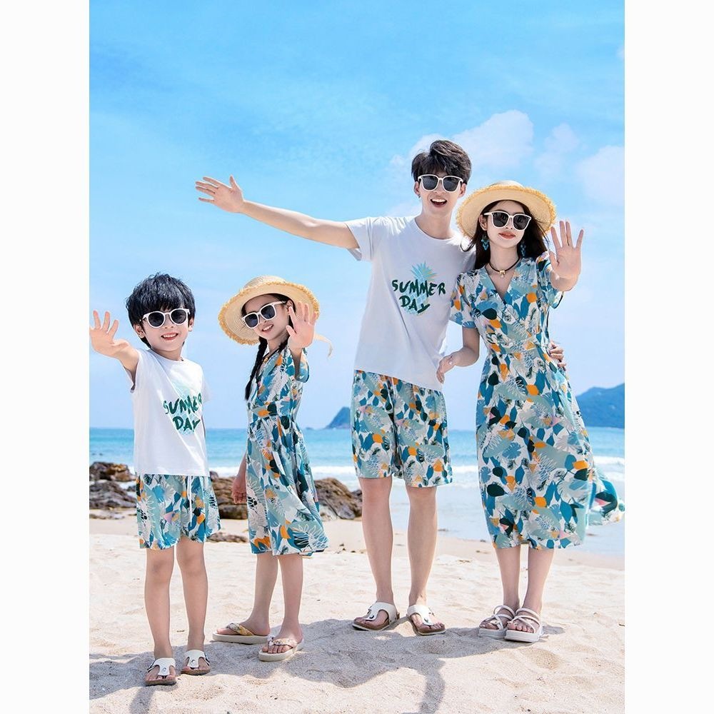 2025 Summer Family Outfit Sets for Three or Four People, Perfect for Travel, Vacation, and Leisure - Stylish Short-Sleeve T-Shirts