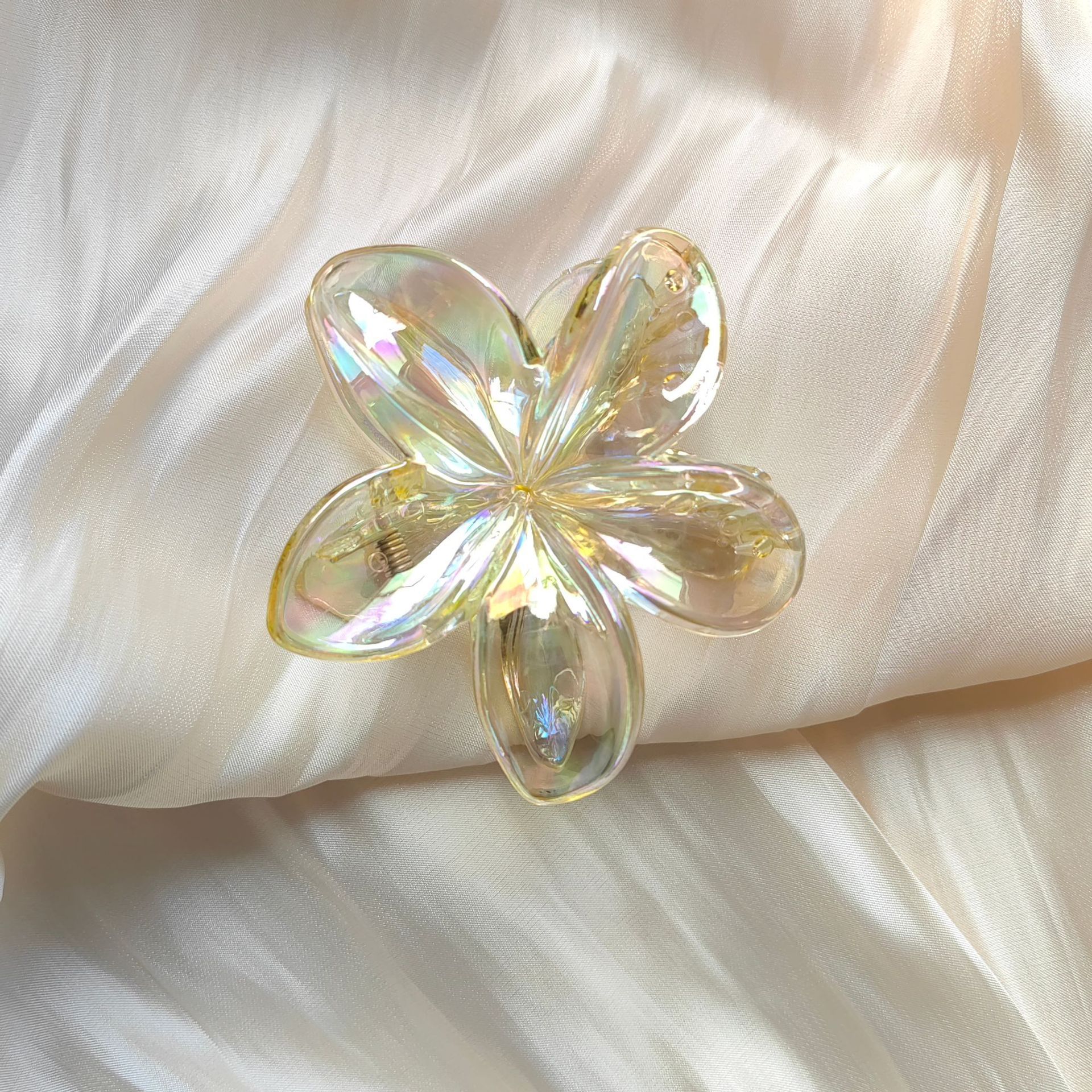 Plumeria Pattern Simple Style Women's Plumeria Plastic Stoving Varnish Hair Clip