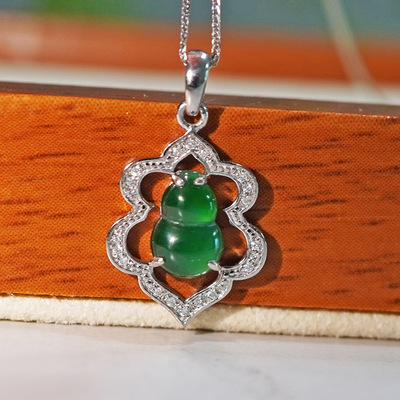 Platinum PT950 Cultivation Diamonds Emerald gourd Set Full bore Pendant clavicle moral Fluke