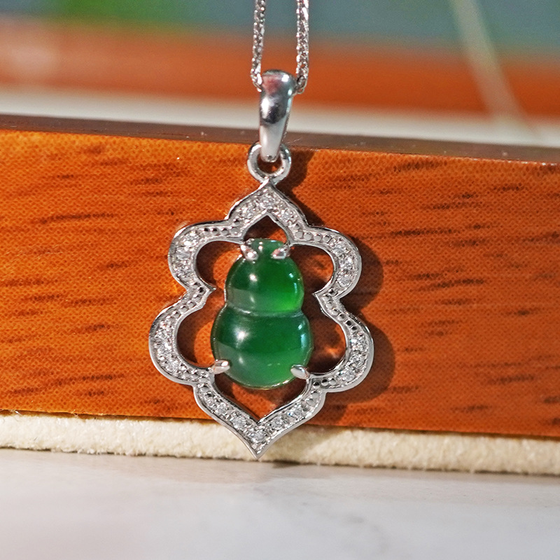 Platinum PT950 Cultivation Diamonds Emerald gourd Set Full bore Pendant clavicle moral Fluke