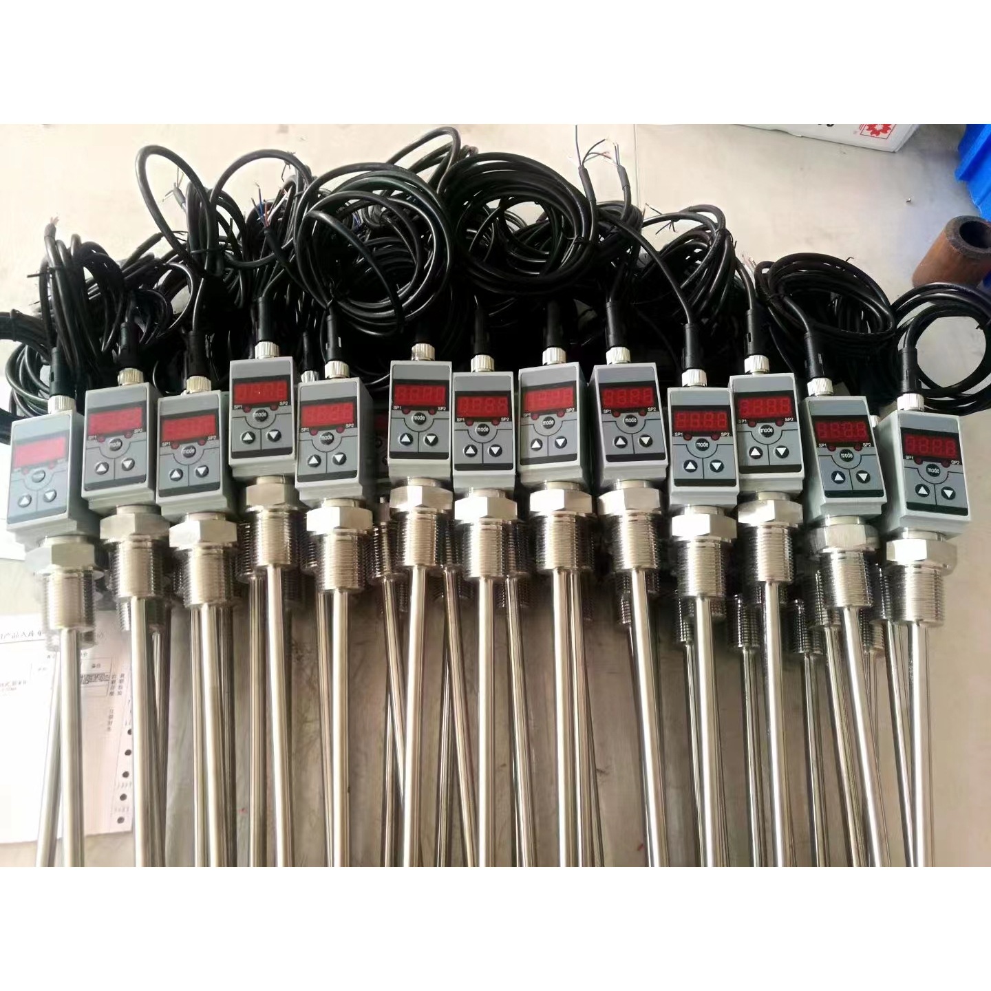 智能温度开关控制器传感器可调高低温报警变送器4-20ma两路NPNPNP