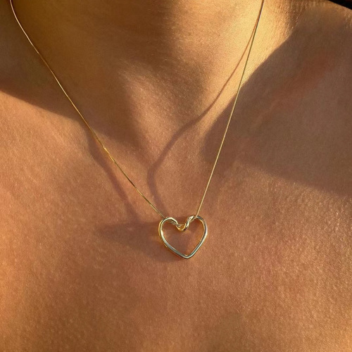 Hot-selling Minimalist Heart Necklace for Women, Instagram-style European & American Creative Design, Heart-shaped Clavicle Chain Neckerlace