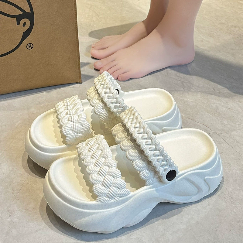 Женские сандалии лето 2025, модная новинка, тренд интернета, популярный стиль, на толстой подошве, увеличивающие рост, пляжные, высококачественные шлепанцы