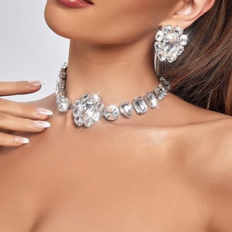 Europa y América sexy gota de agua conjunto de joyería temperamento diamante orejas accesorios de cadena de clavículas conjunto de joyería