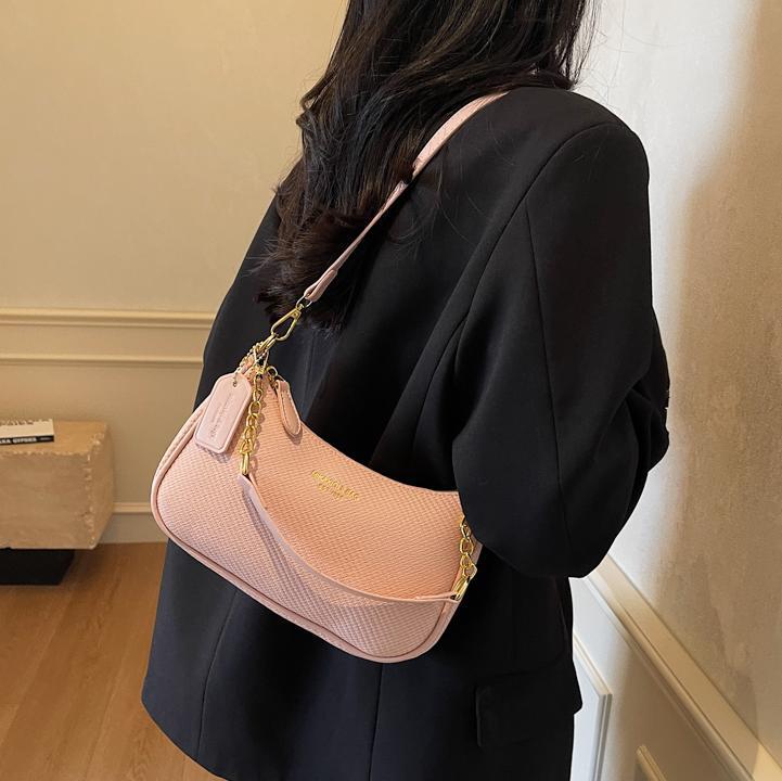 Transfronterizo simple bolsa de ropa casual para mujeres 2025 nuevo estilo universal bolsa de hombro de moda para viajar bolso de cadena de estilo extranjero