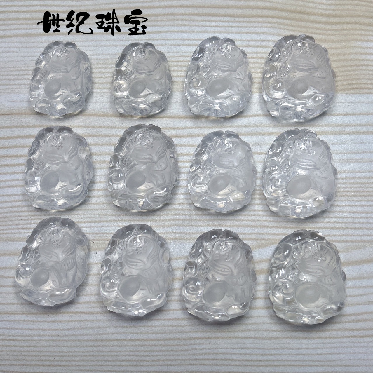 핫 세일 천연 화이트 크리스탈 양면 매트 조각 여우 펜던트 DIY 핸드 액세서리 패션 패션 도매