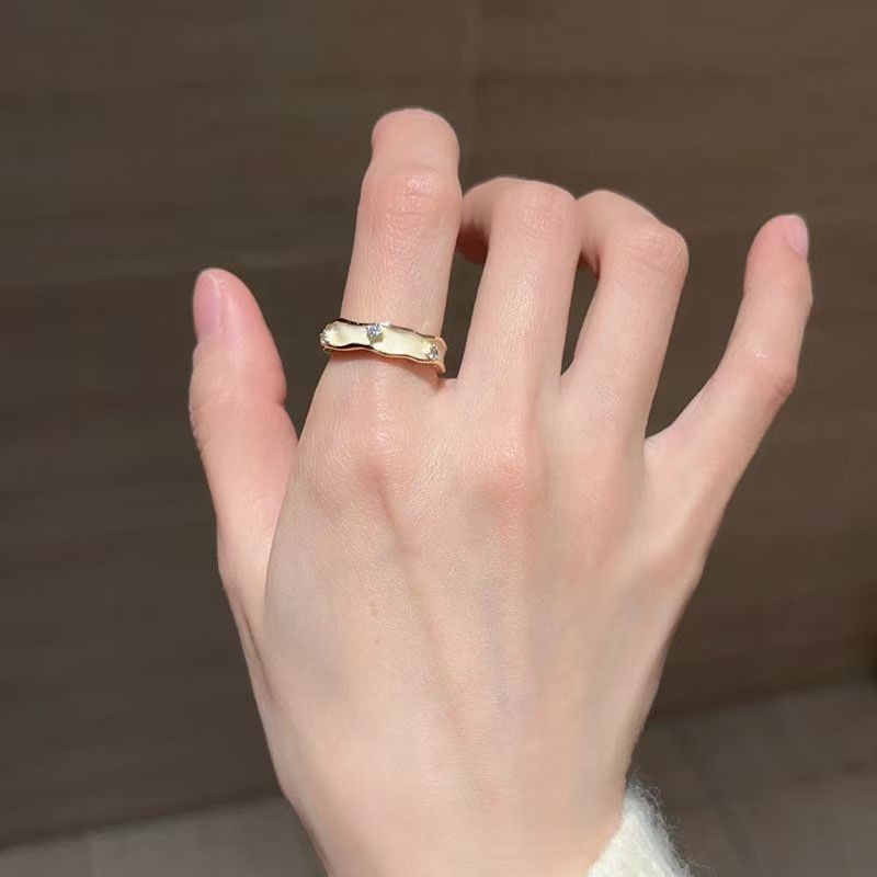 軽奢氷河超白ジルコンブルーリング女性向けニッチデザイン人差し指リングシンプル高級感指輪卸売