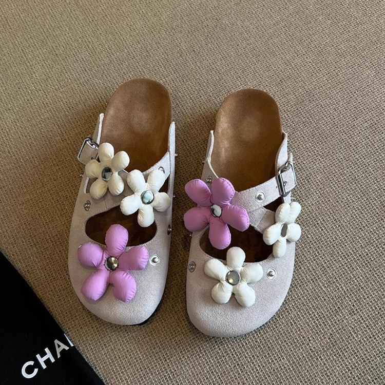 Versión de piel de oveja ~ Diseño de nicho hebilla de flor desmontable Birkenmuller zapatos mujer remache retro suela gruesa zapatillas de puntera