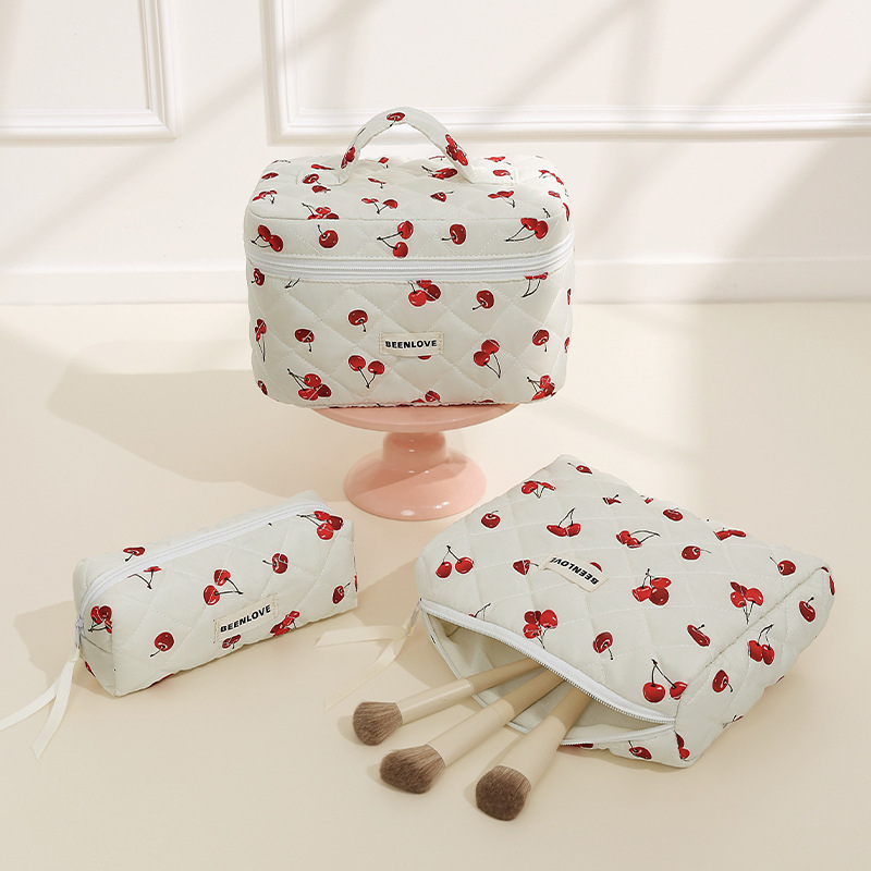 Runhui Cherry Secret Cosmetic Bag Fashion Quilted Cosmetic Bag Fruit Pattern Cosmetic Bag Large Capacity High-end Sense Runhui Cherry Secret Cosmetic Bag Fashion Quilted Cosmetic Bag Fruit Pattern Cosmetic Bag Large Capacity High-end Sense