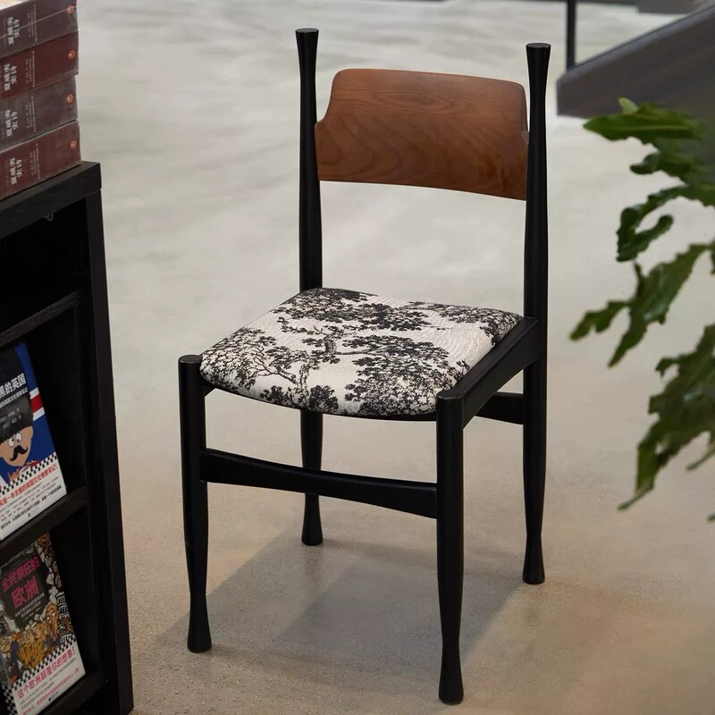Retro-Style Solid Wood Dining Chair Hera Chair French Minimalist Home-Use Chair with Backrest Light Luxury Soft Cushion Dining Table Chair Retro-Style Solid Wood Dining Chair Hera Chair French Minimalist Home-Use Chair with Backrest Light Luxury Soft Cushion Dining Table Chair