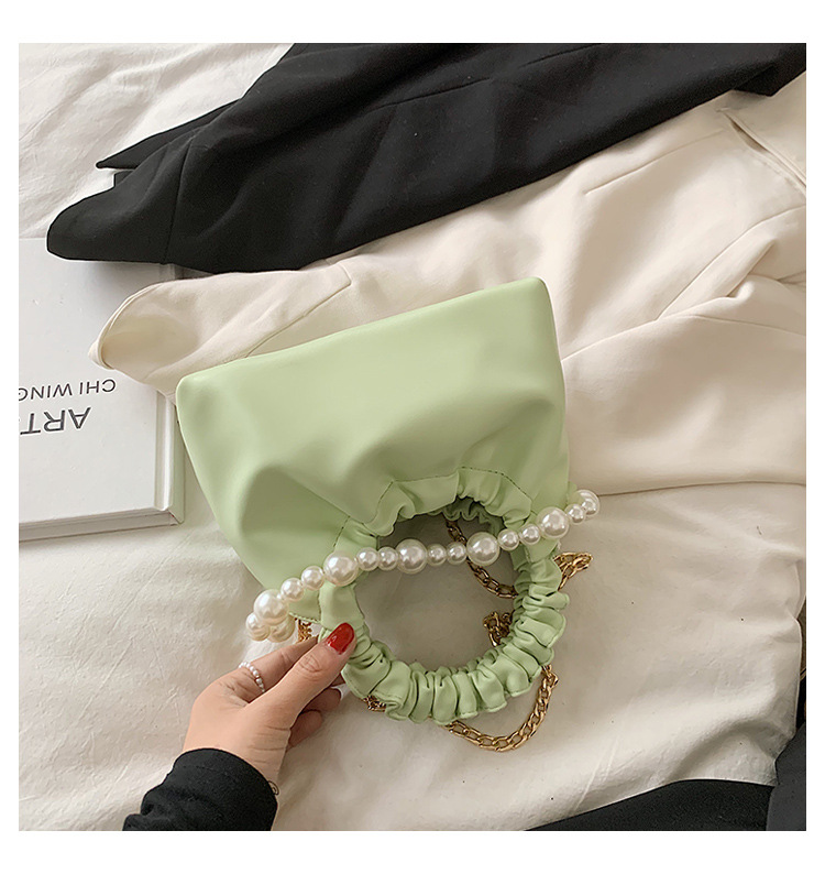 Wholesale Pleated Pearl Chain Solid Color Handbag Nihaojewelry display picture 20