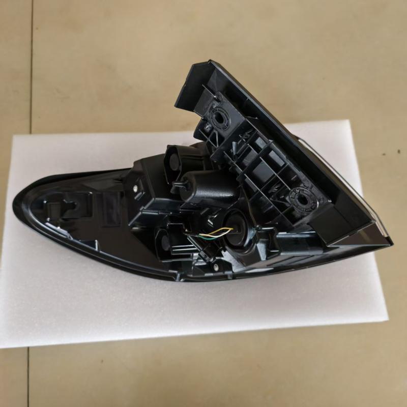 Aplicable a la luz trasera exterior del vehículo Honda 2023 - 2026 HRV image 5