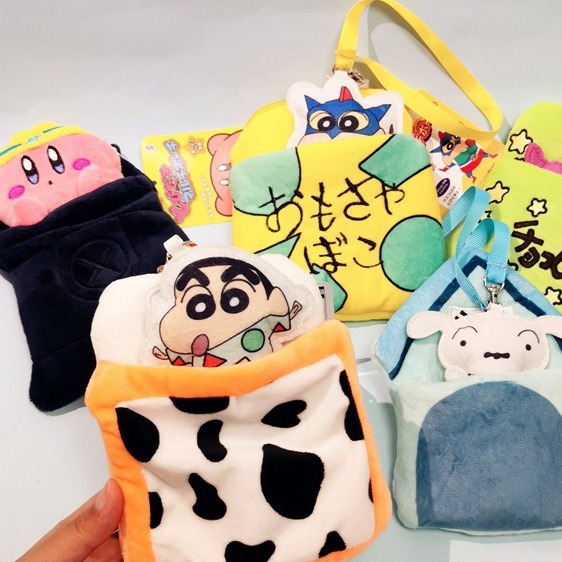 BSCI工厂蜡笔小新恐龙卡比钱包伸缩毛绒零钱包拉绳卡包挂件包挂饰