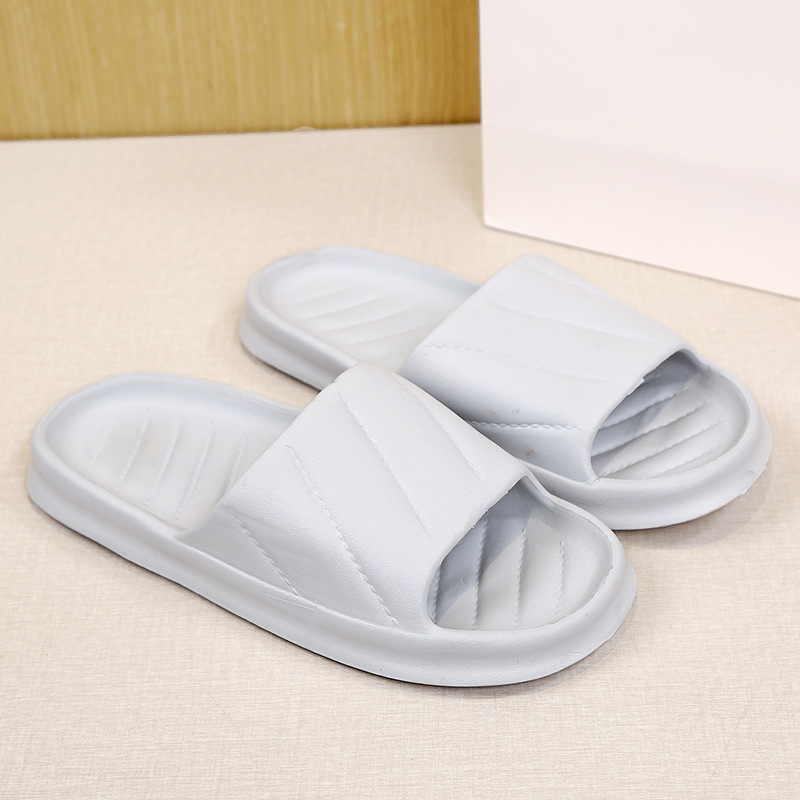 Zapatillas frías de verano para mujeres pequeñas pantallas de oso domésticas con suela suave, zapatillas antideslizantes para hombres