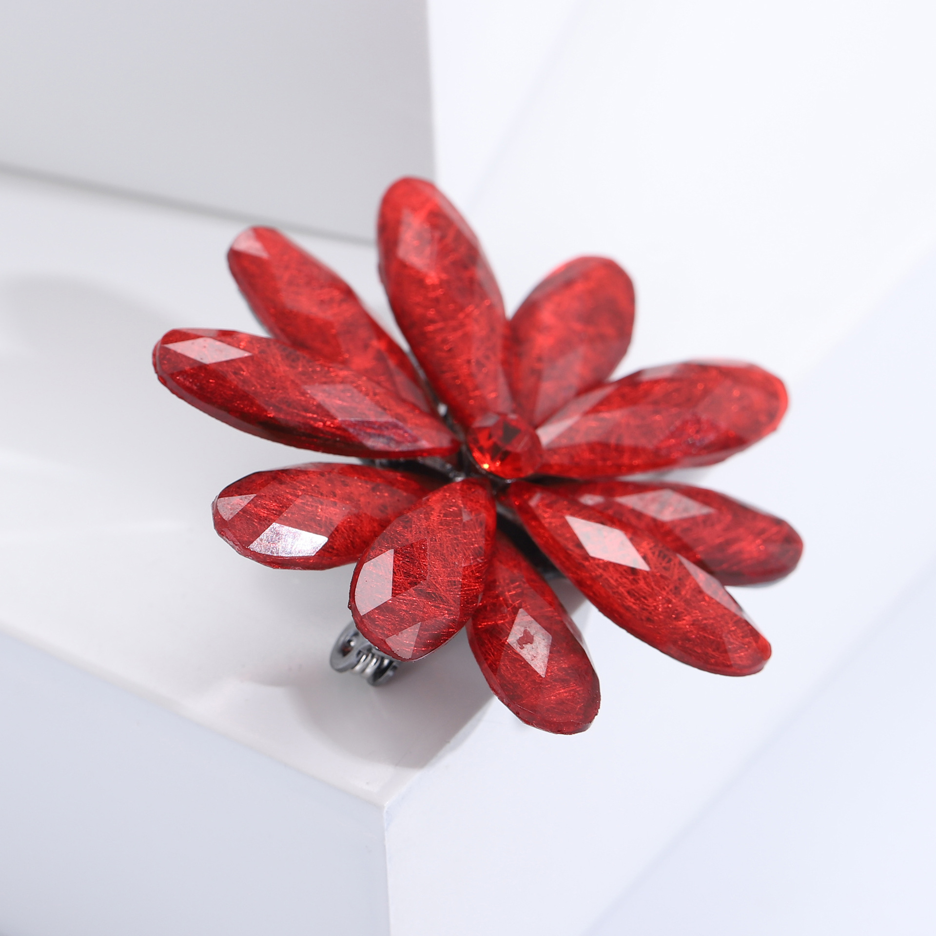 17g Weight Acrylic Inlay Material Brooches Classification Casual, Holiday, Banquet Occasion Alloy Material Flower Pattern All Seasons Season Women's Gender Inlay Design Simple Style Style Simple Style Pin Flower Alloy Inlay Acrylic Women's Brooches 26
