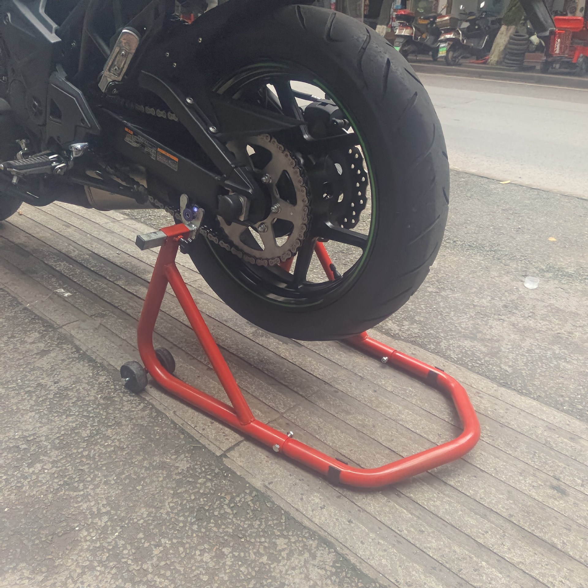 Suitable for motorcycle thickened one-piece and two-piece repair lift stands, rear wheel parking stands, and reinforced single swing arms