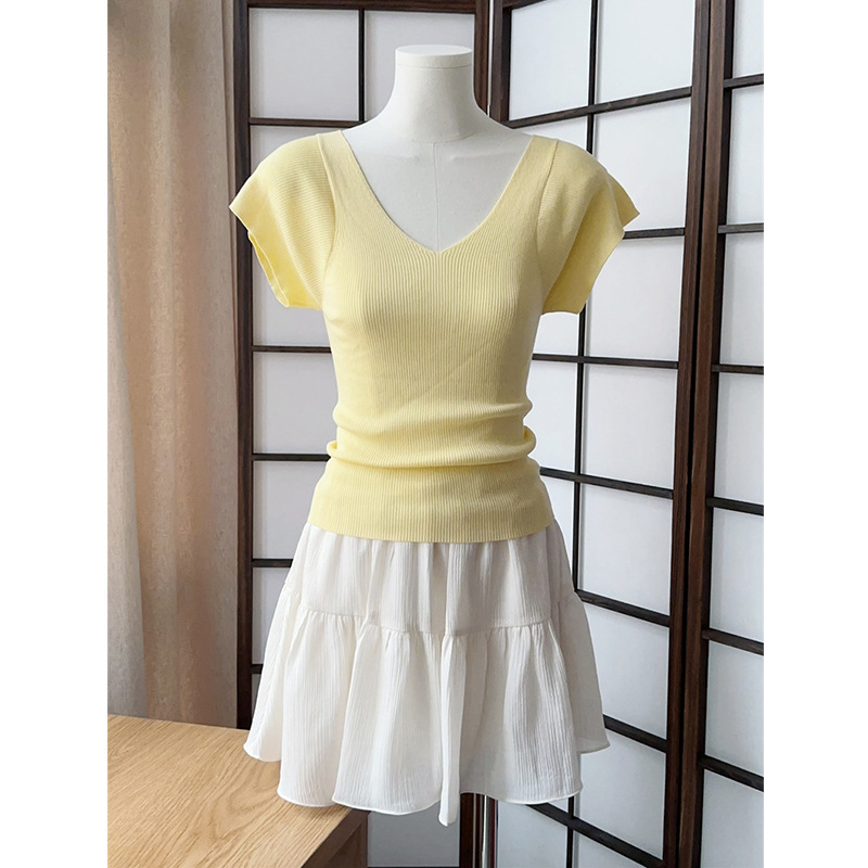 Yellow V-neck Ice Silk Knitted Short-sleeved T-shirt Women's Summer French Thin Design Sense Slim-fit Slimming Short Trendy Top