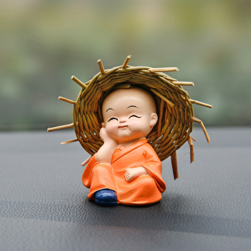 Hot-selling resin big straw hat Sibu Monk car interior decorations creative car ornaments Brazilian wood hydroponic flower pot decorations