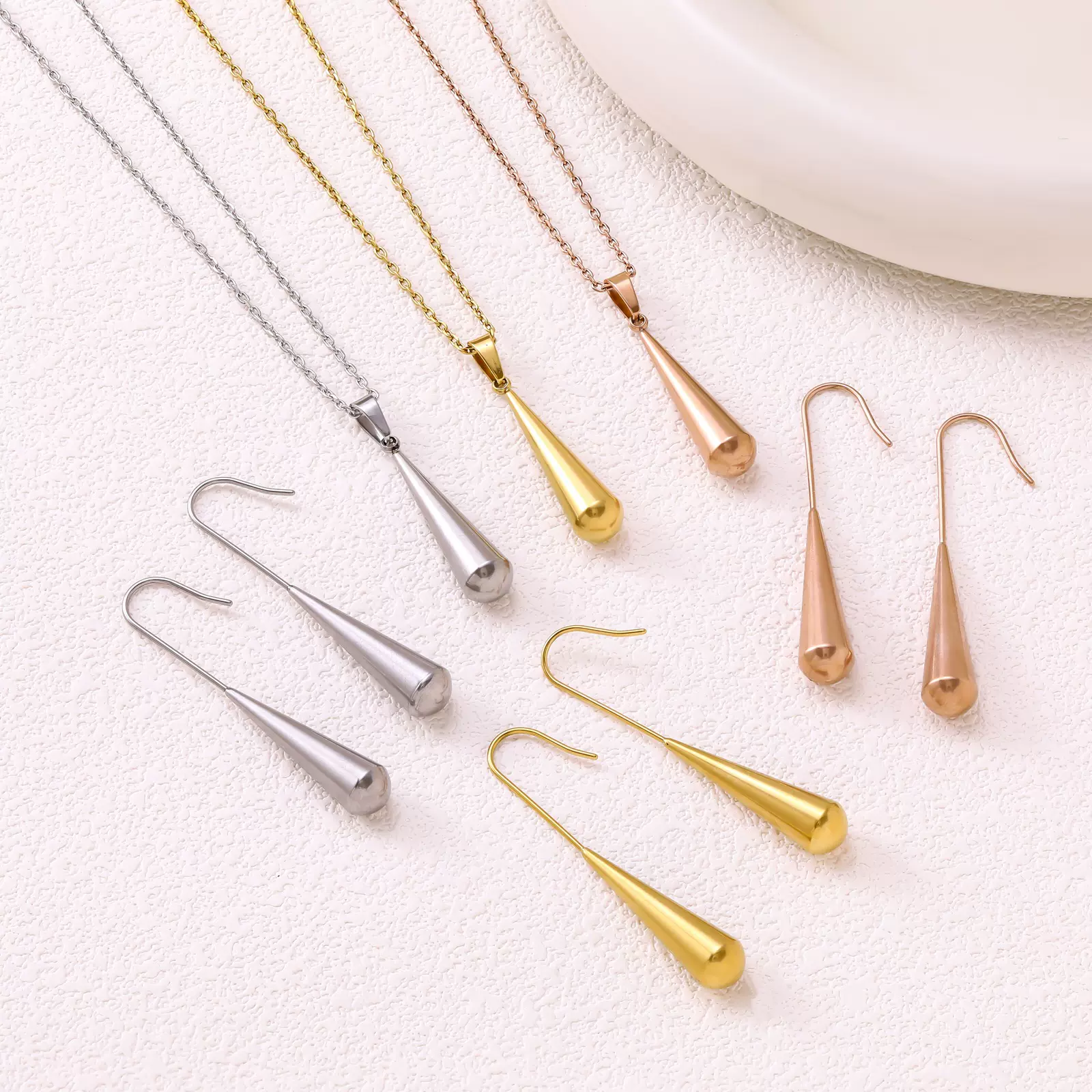 轻奢水滴项链耳环套装不锈钢饰品女日韩风简约气质耳钉锁骨链首饰