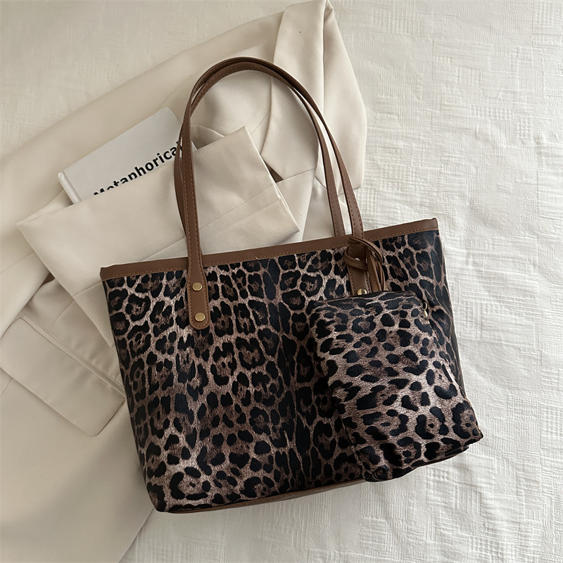 Bolso con estampado de leopardo para mujer de gran capacidad 2024 nuevo otoño e invierno bolso de compras casual de un solo hombro bolso de viaje de trabajo de moda
