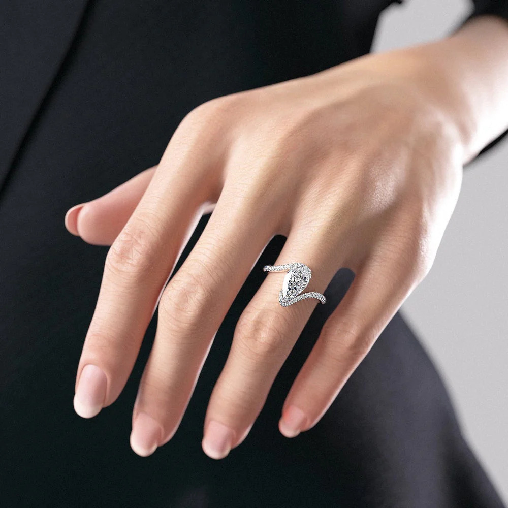 Bague en zircon en forme de goutte d'eau en forme de poire 8 * 12 incrustée à la main, vente chaude et explosive, nouvelle bague créative pour femme_voghion.com