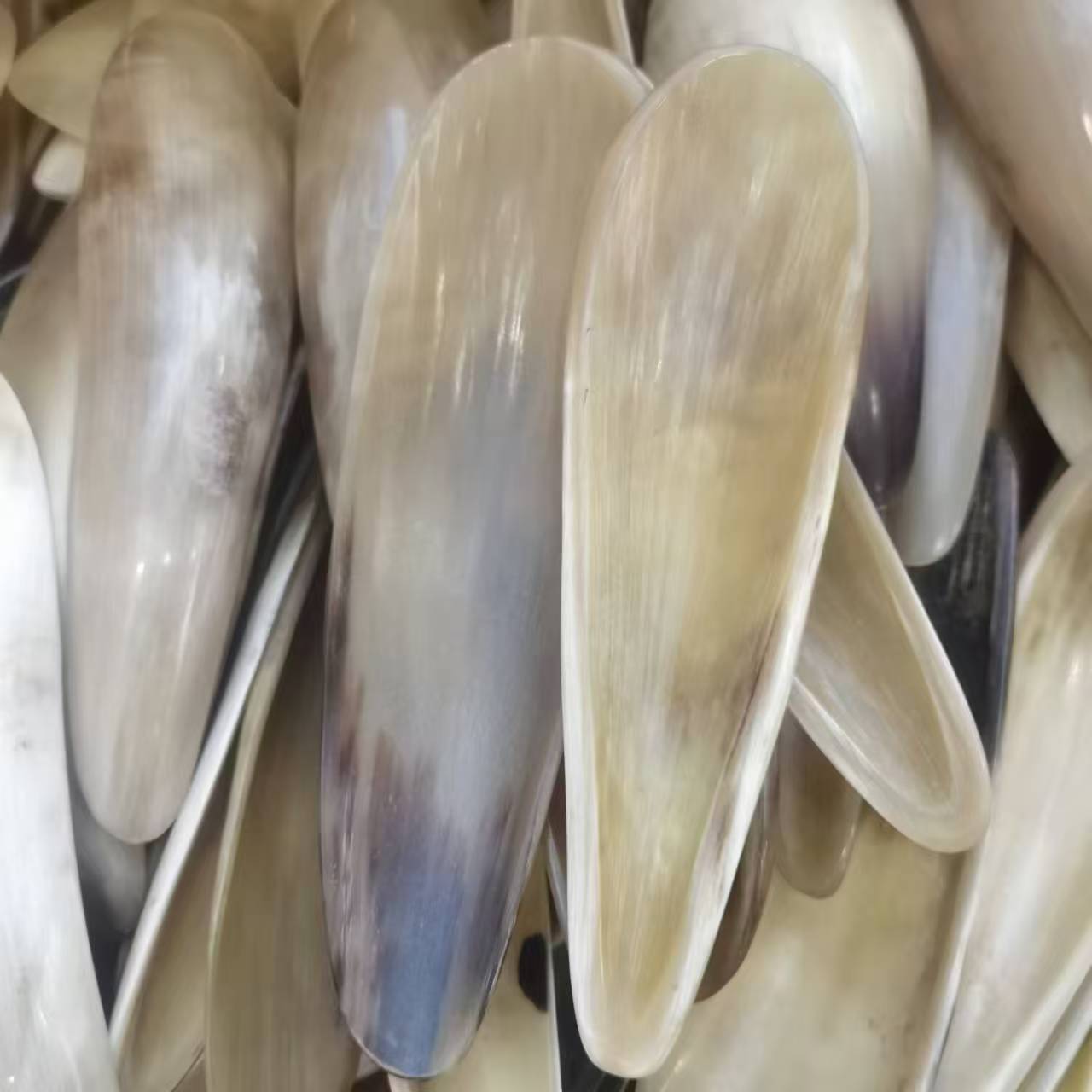 Horn scraping tube, full body universal scraping board, tendon pulling rod, massage board, back scraping, extra large tea spoon horn tube