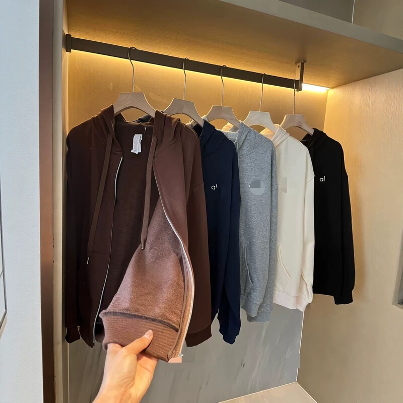 In stock: ALO, the same style as Kim Ji-soo, 2026 autumn new collection, hooded sweatshirt, European and American fashion, versatile cardigan jacket In stock: ALO, the same style as Kim Ji-soo, 2026 autumn new collection, hooded sweatshirt, European and American fashion, versatile cardigan jacket