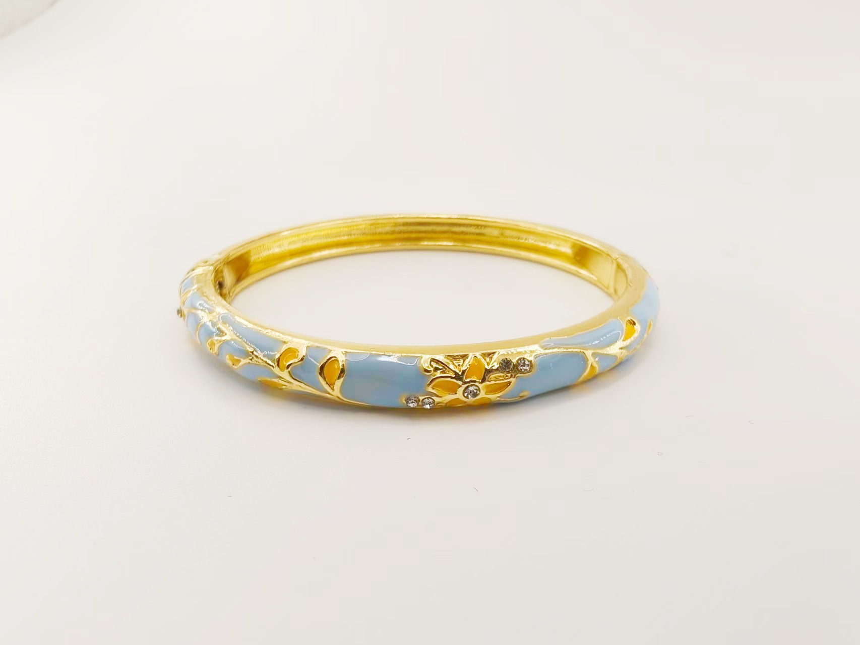 Light blue+yellow
