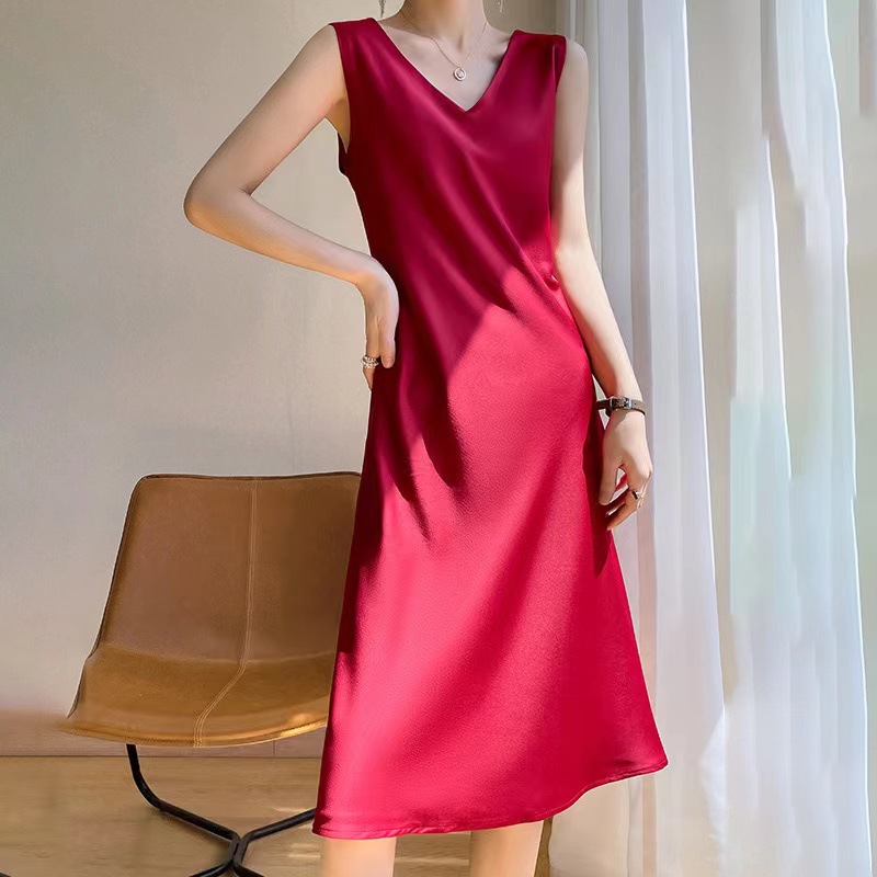 Nuevo vestido sin mangas para mujer 2026, nuevo vestido largo de satén por encima de la rodilla para verano, con tirantes de color liso y talla grande.